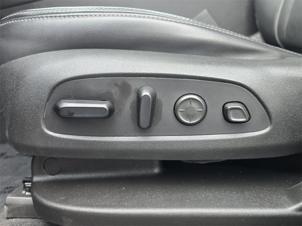 Used 2020 Buick Enclave Avenir w/ Avenir Technology Package image 15