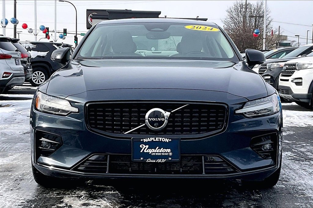 Used 2024 Volvo S60 B5 Plus image 2