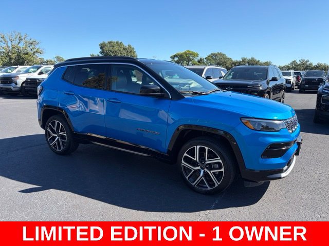 Used 2025 Jeep Compass Limited w/ Elite Group AWD/4WD image 1