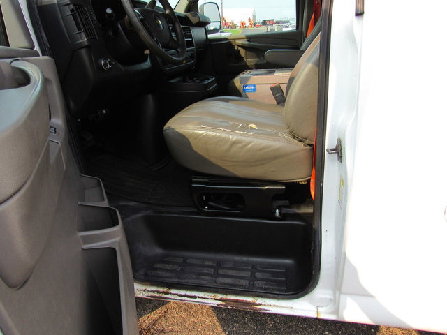 Used 2015 Chevrolet Express 2500 RWD image 28