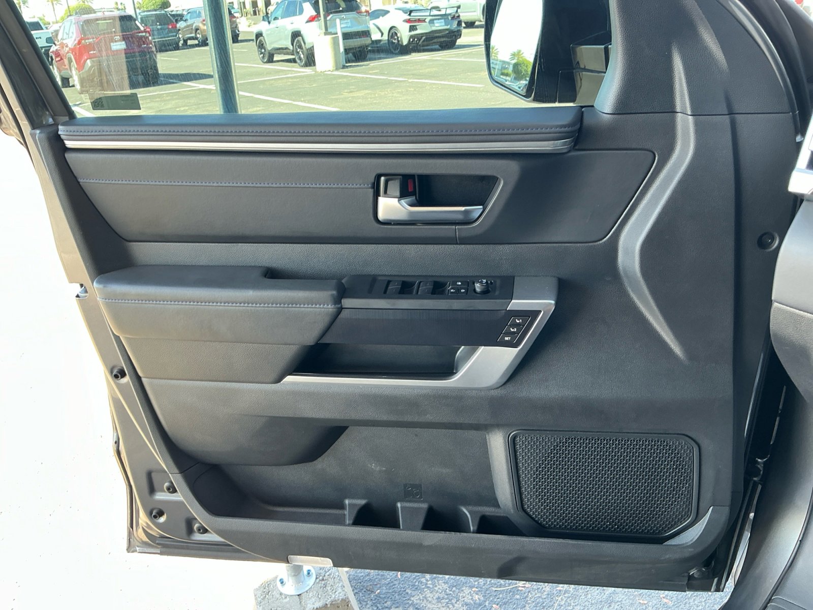 Used 2024 Toyota Tundra Platinum AWD/4WD image 13