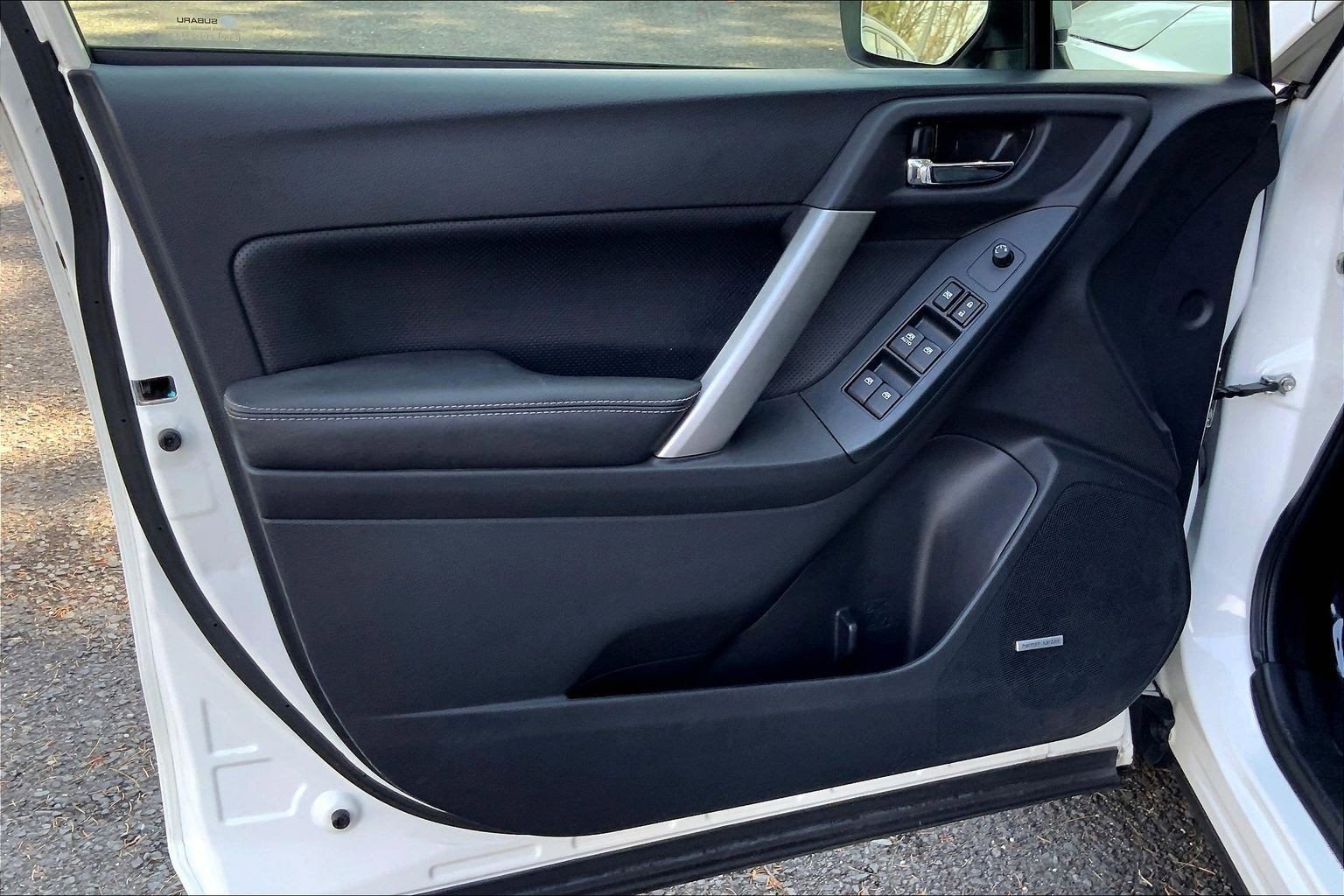 Used 2015 Subaru Forester 2.0XT Touring w/ Eyesight & Navigation System image 16