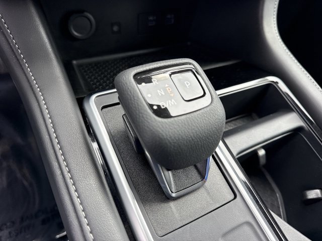 Used 2025 Nissan Pathfinder SL FWD image 20