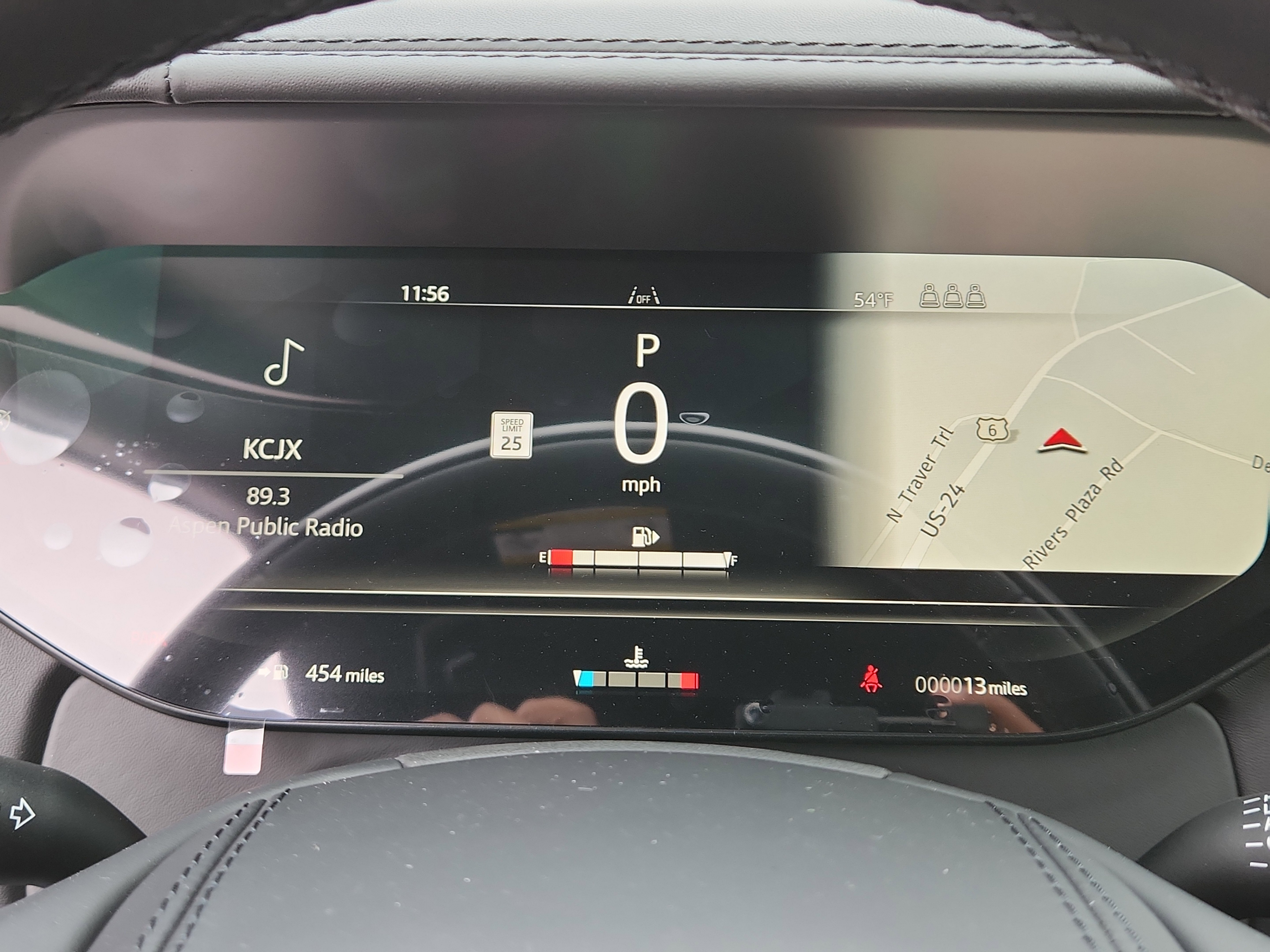 New 2025 Land Rover Range Rover SE image 24