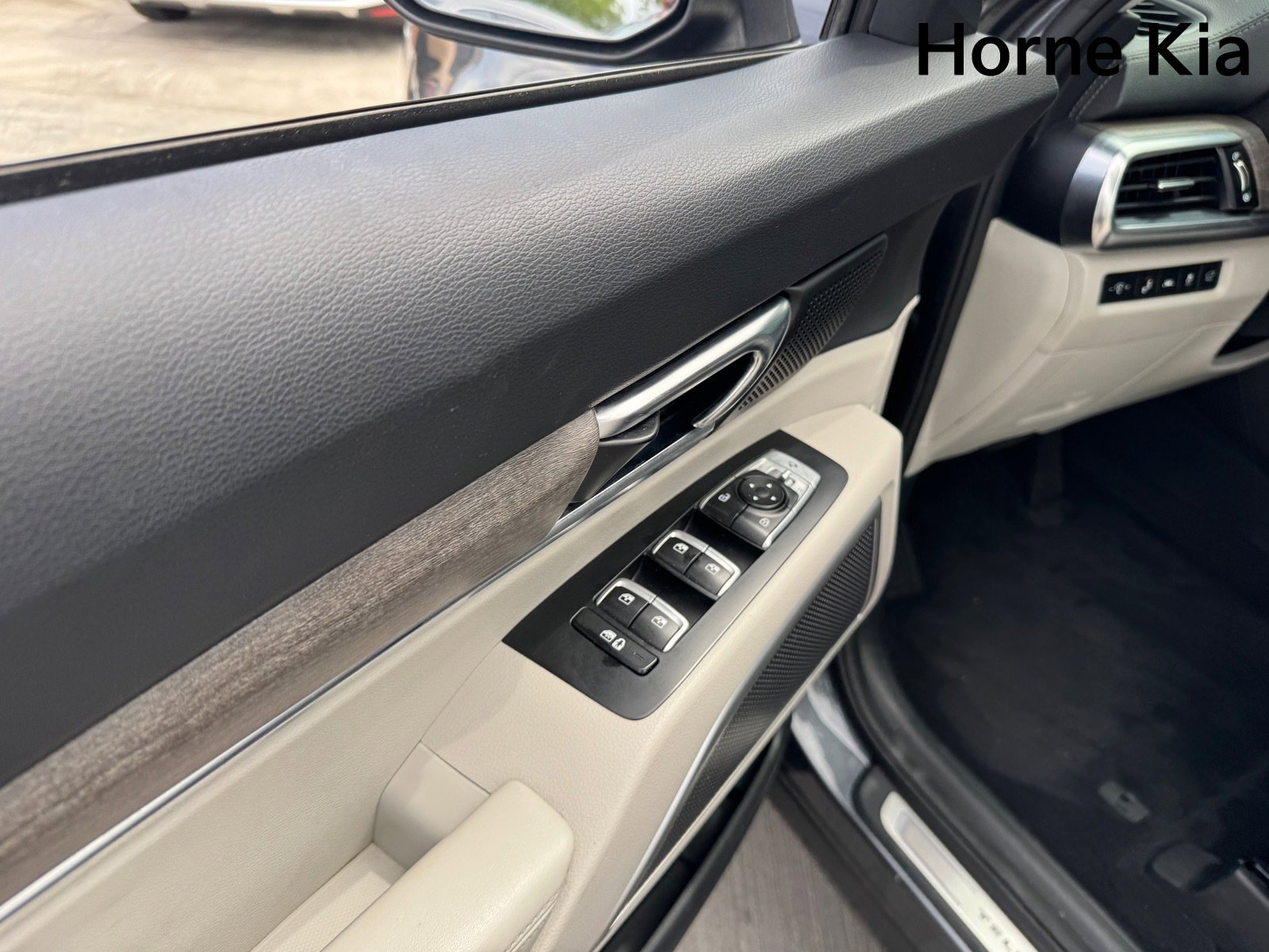 Used 2020 Kia Telluride EX w/ EX Premium Package FWD image 11