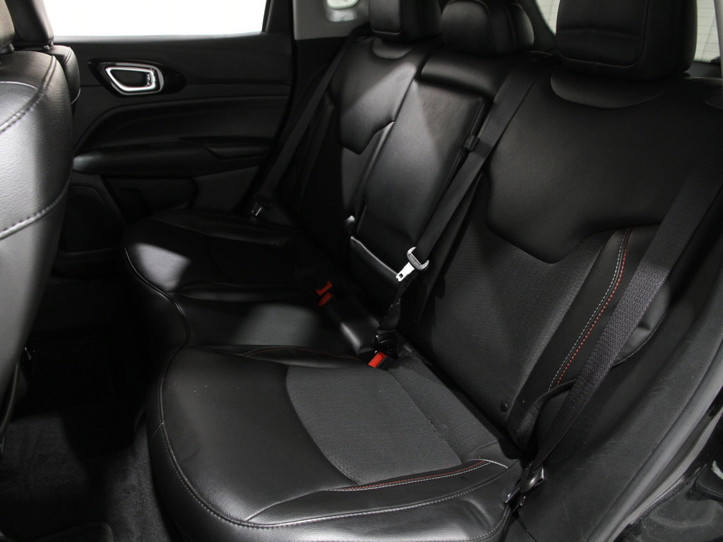 Used 2022 Jeep Compass Trailhawk w/ Trailhawk Convenience Group image 17