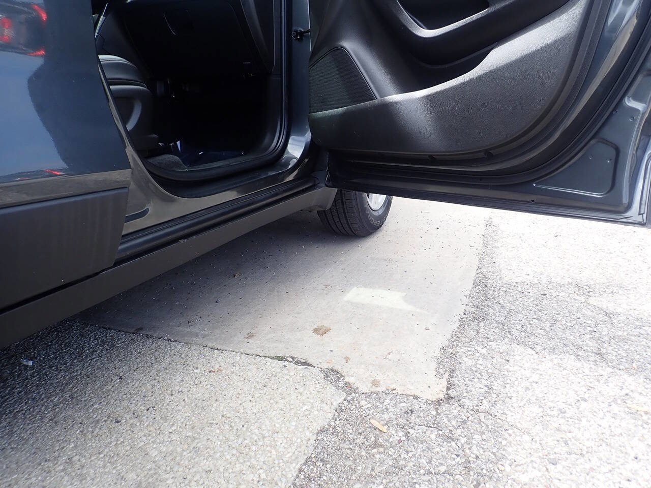 Used 2017 Chevrolet Trax LT w/ LT Convenience Package image 25