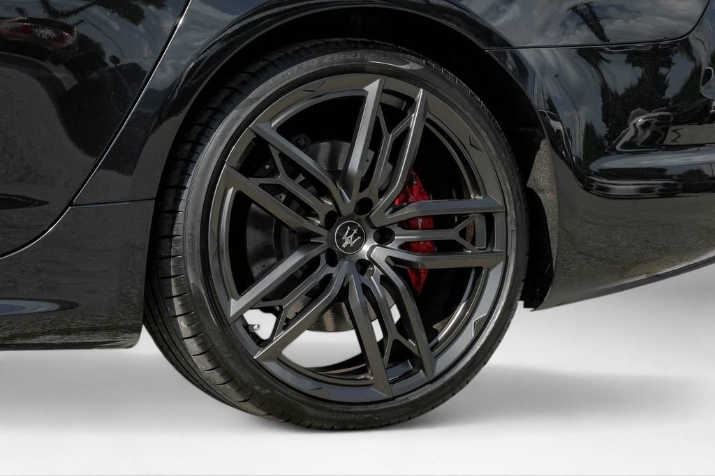 Used 2022 Maserati Quattroporte Trofeo image 69