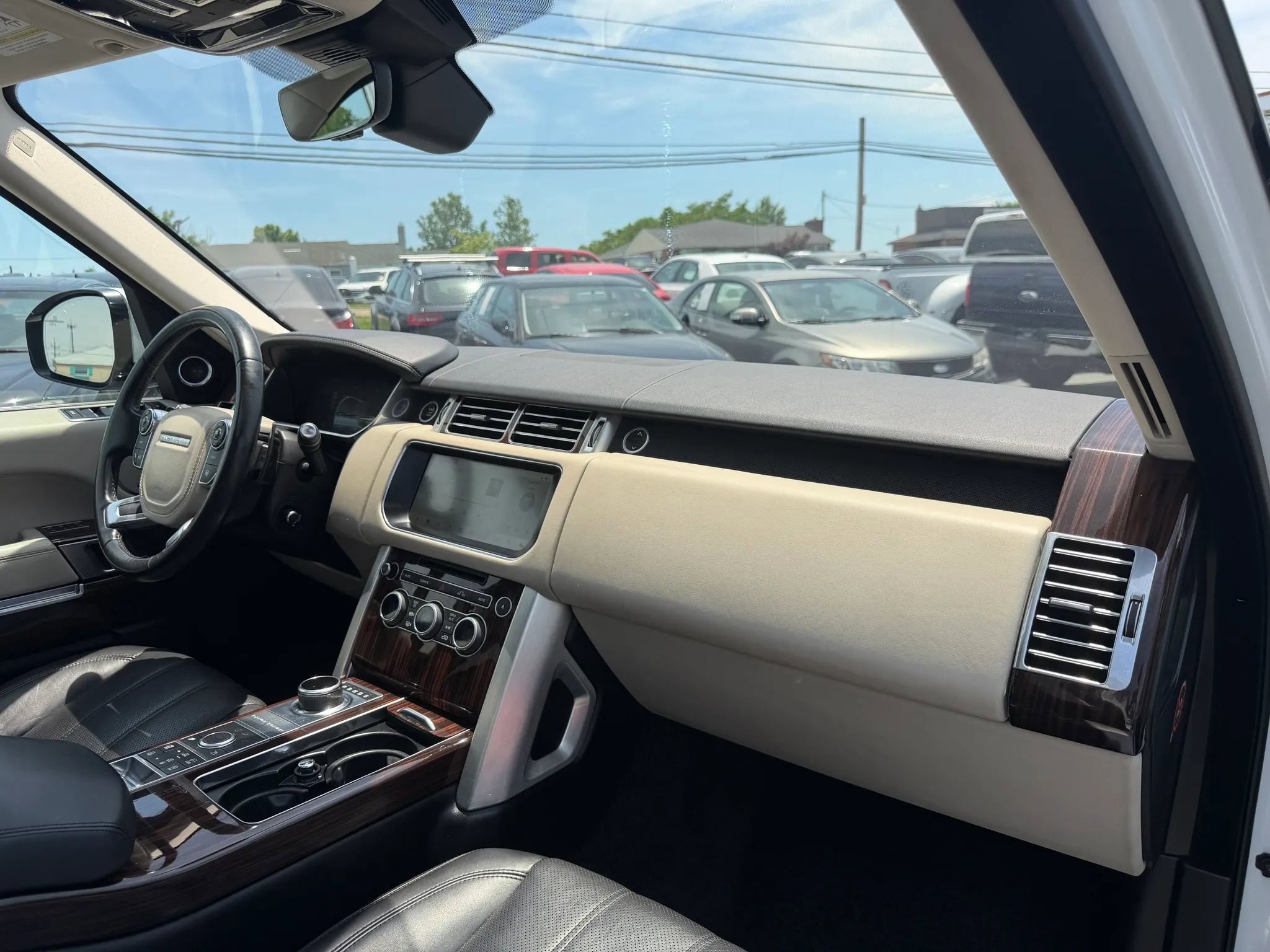 Used 2017 Land Rover Range Rover HSE AWD/4WD image 15