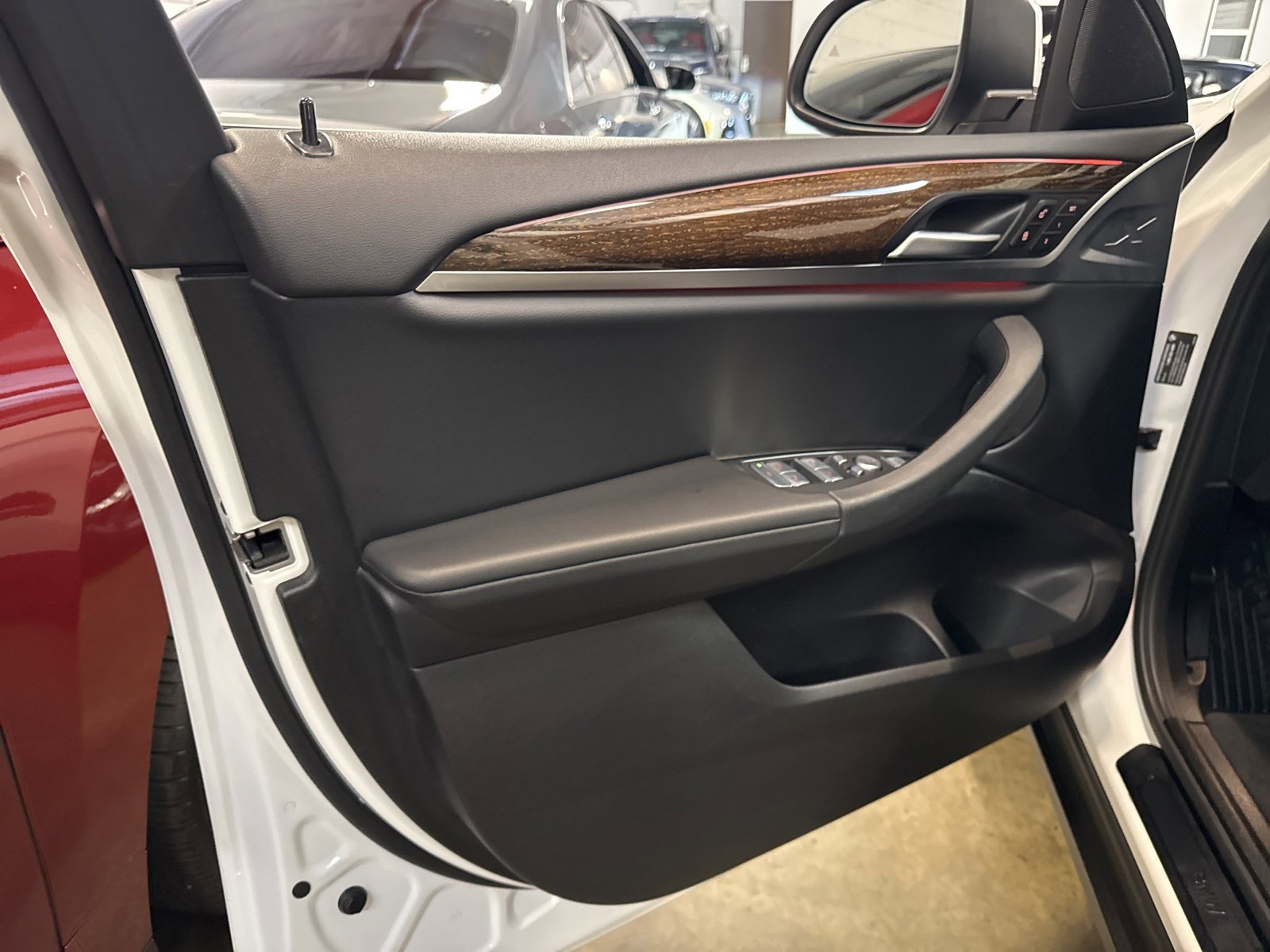 Used 2023 BMW X4 xDrive30i w/ Premium Package image 9