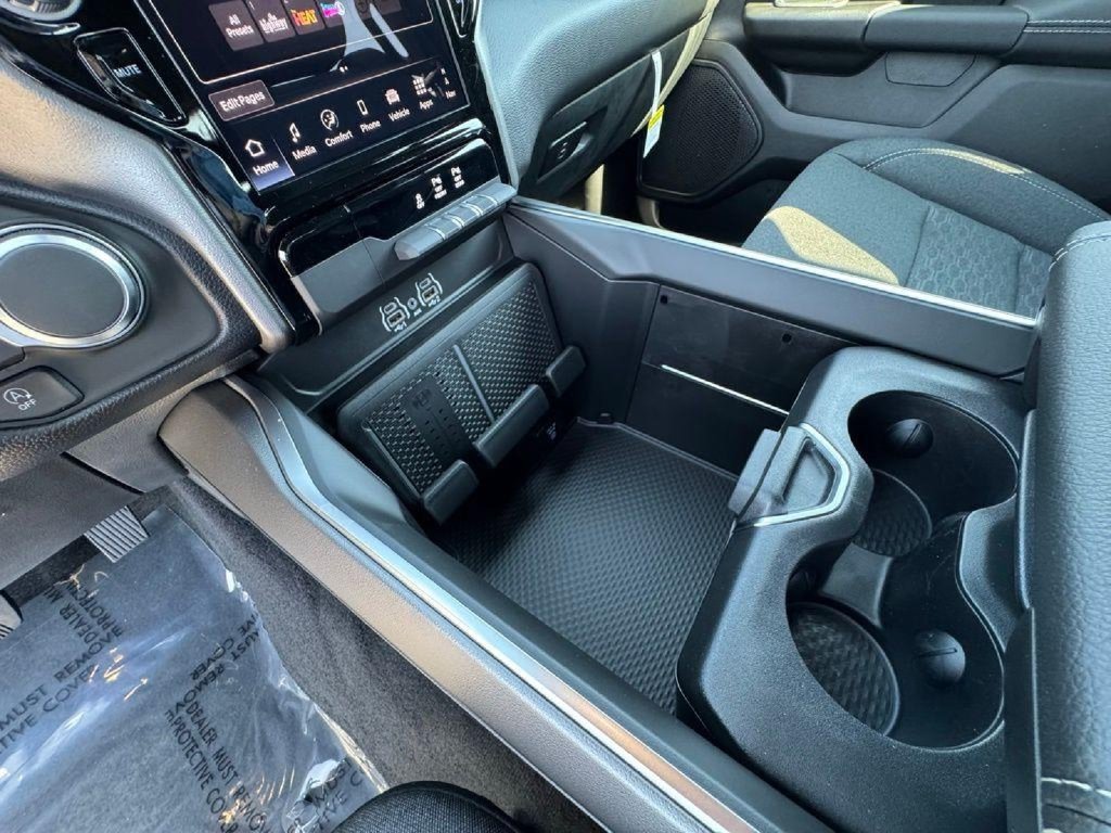 New 2026 RAM 1500 Big Horn AWD/4WD image 26
