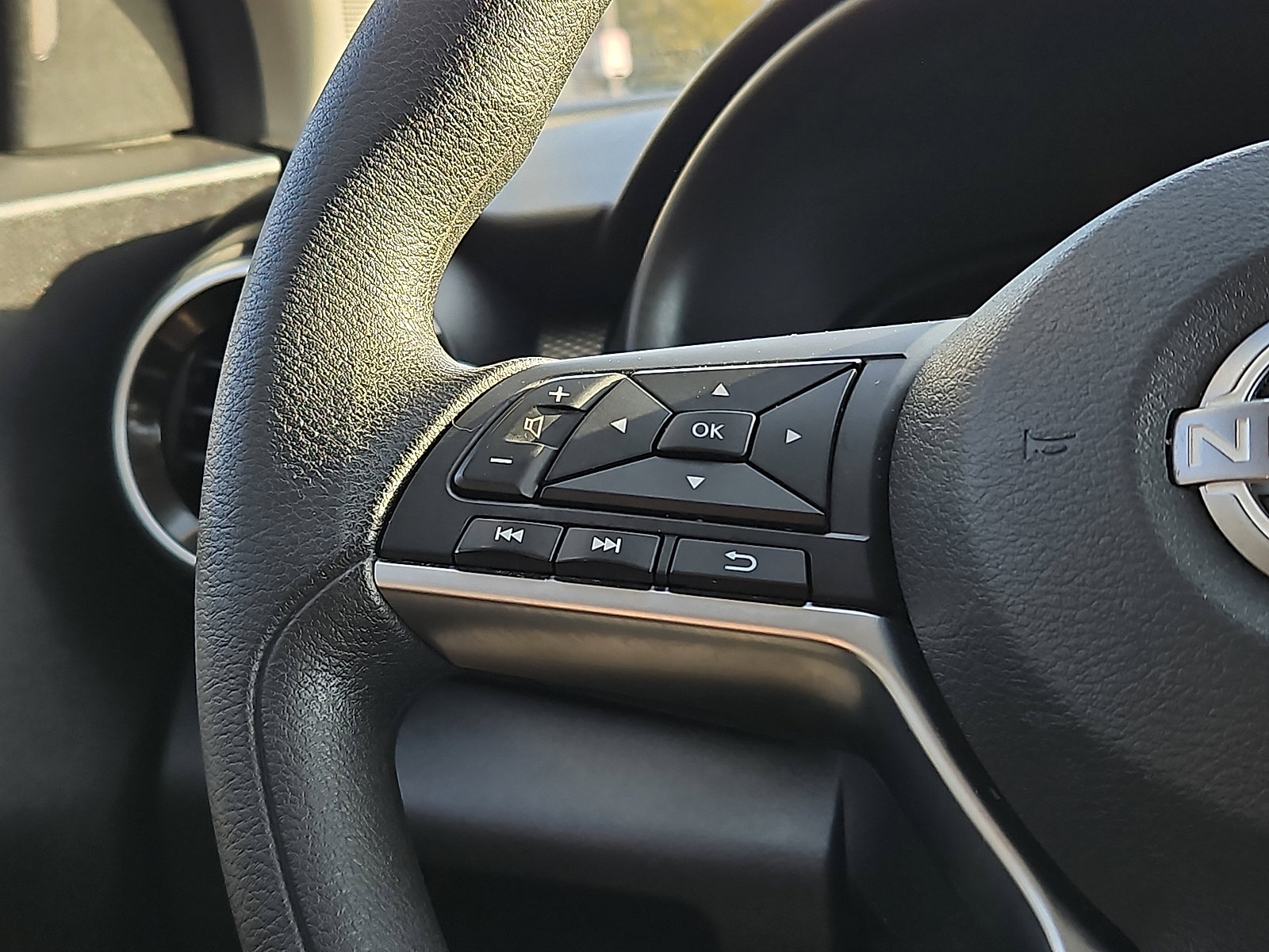 Certified 2024 Nissan Kicks SV image 18