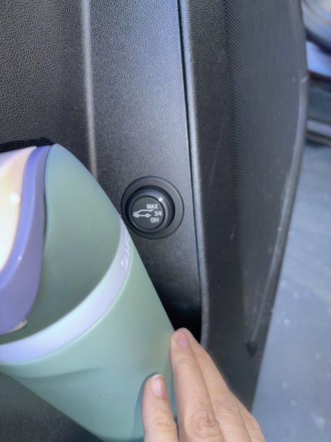 Used 2020 Chevrolet Equinox LT w/ Driver Convenience Package image 15