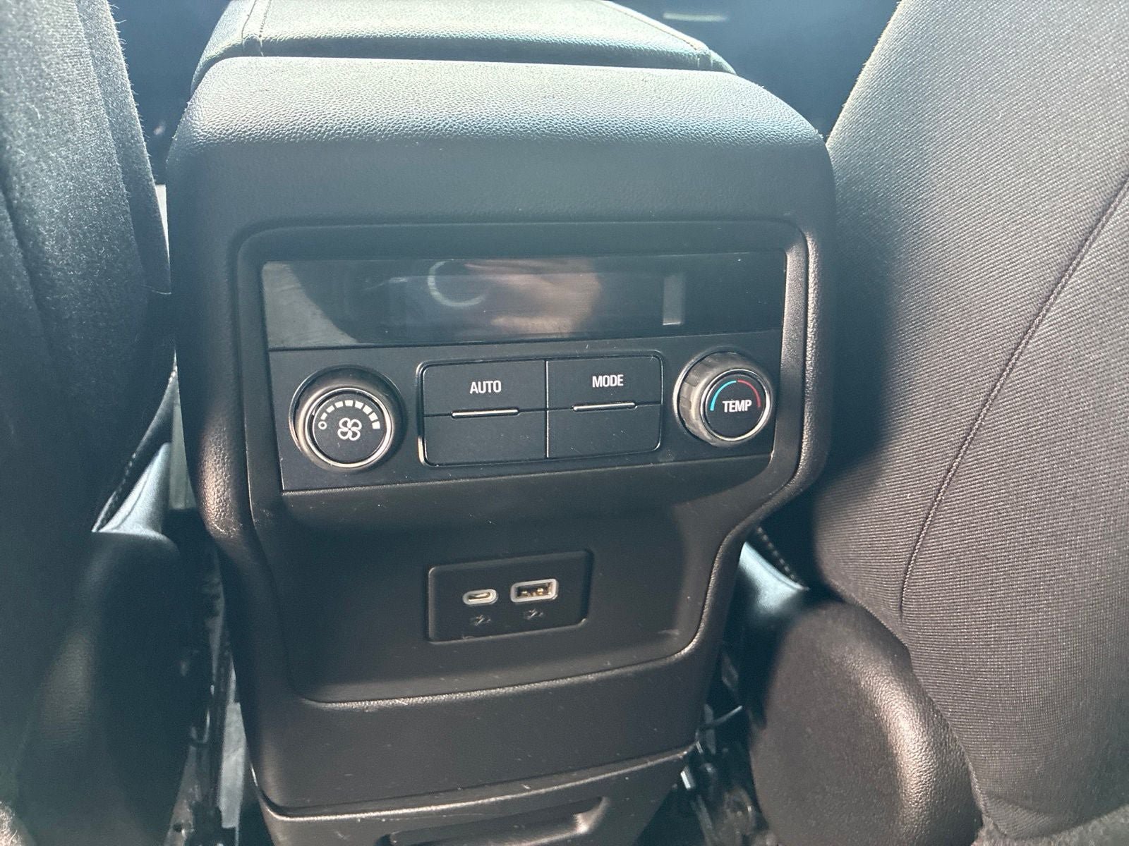 Used 2021 GMC Acadia SLE FWD image 17