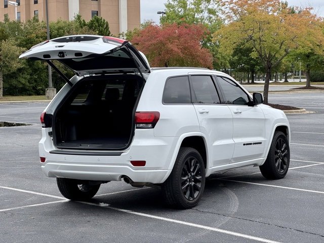 Used 2022 Jeep Grand Cherokee Laredo X image 16