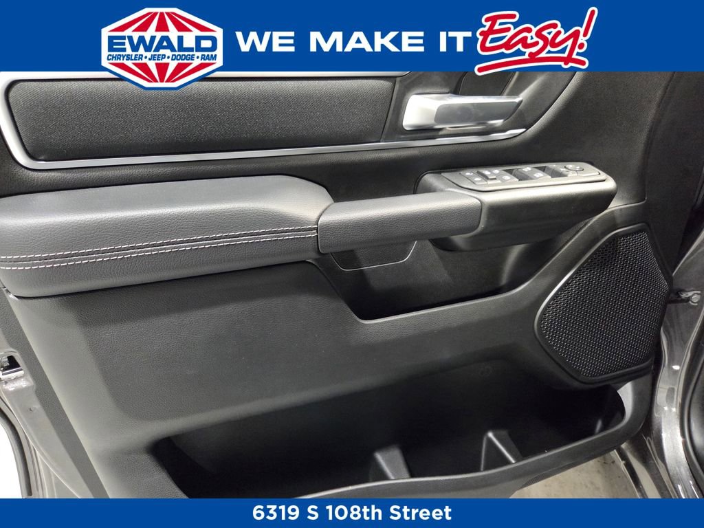 New 2026 RAM 1500 4x4 Crew Cab image 12