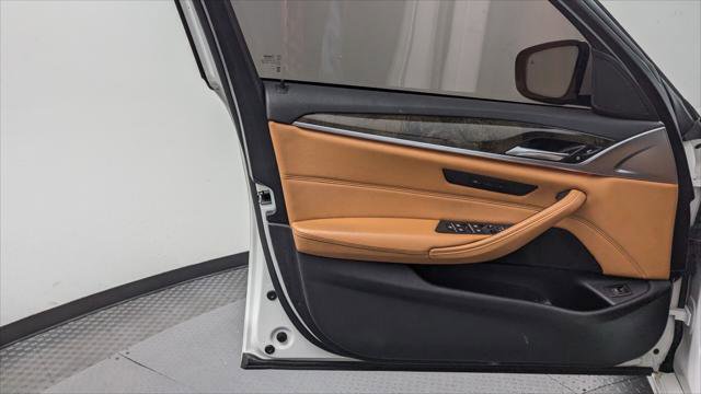 Used 2018 BMW 540i w/ Premium Package image 12