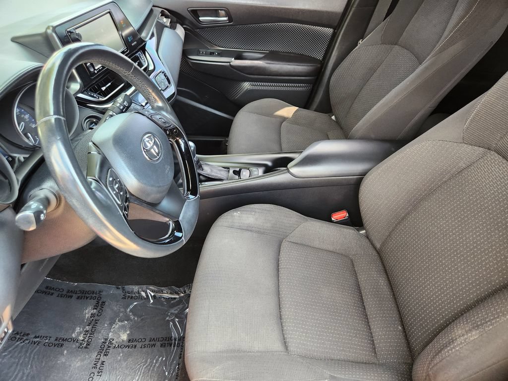 Used 2018 Toyota C-HR XLE FWD image 4