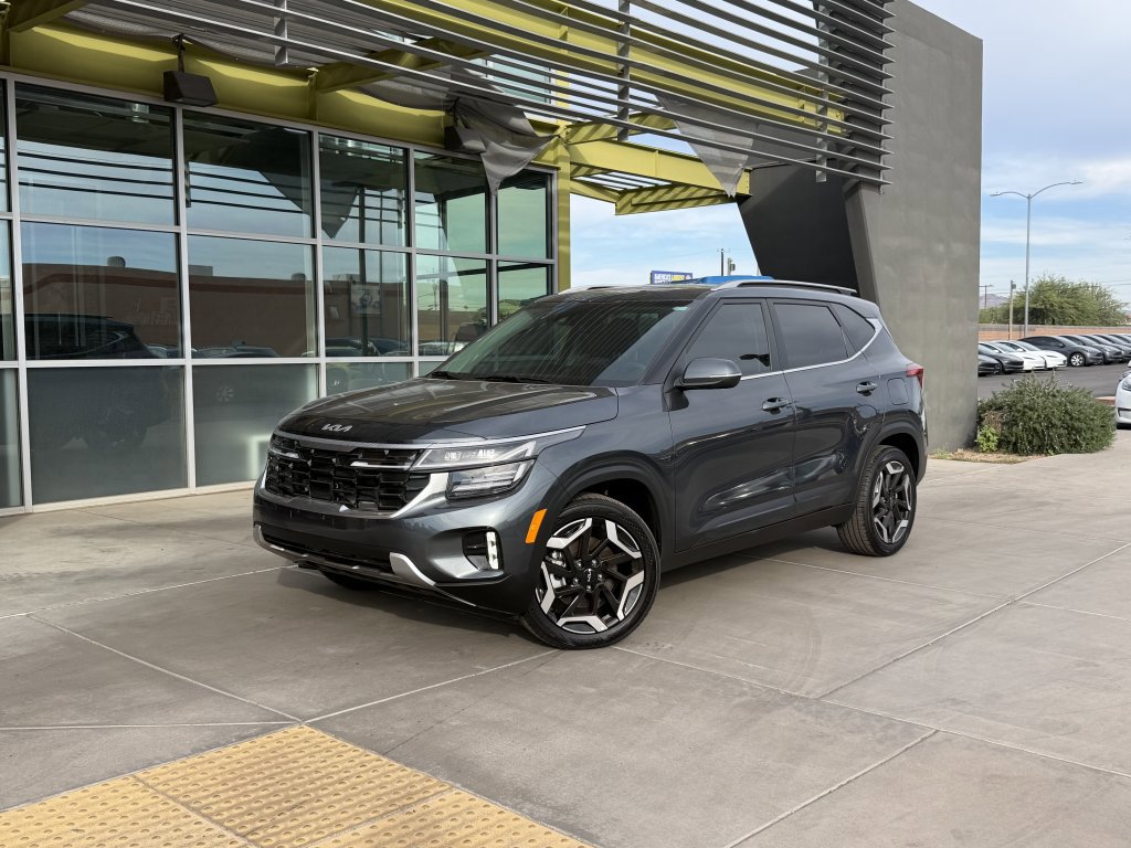 Used 2025 Kia Seltos SX w/ SX Sunroof Package