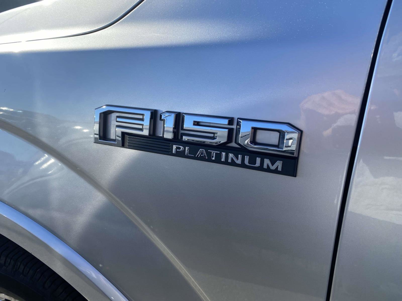 Used 2016 Ford F150 Platinum w/ Equipment Group 701A Luxury RWD image 9