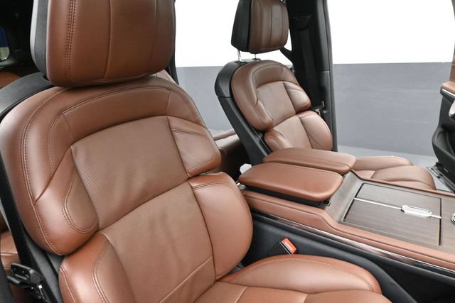 Certified 2025 Lincoln Navigator L Reserve AWD/4WD image 33