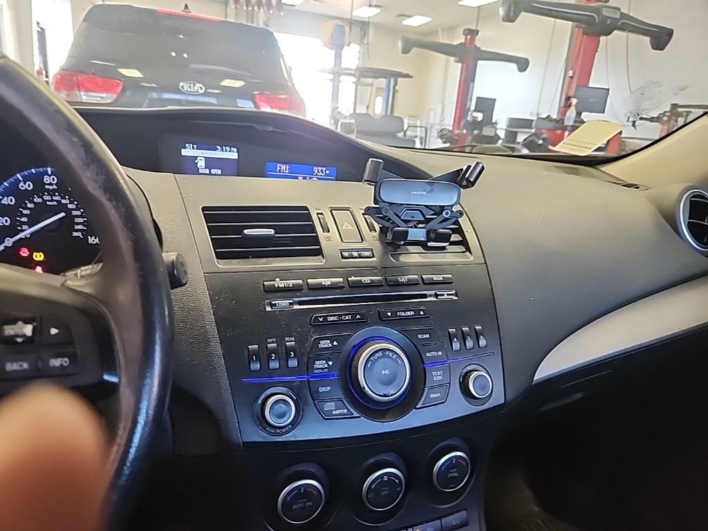 Used 2013 MAZDA MAZDA3 i Touring image 6