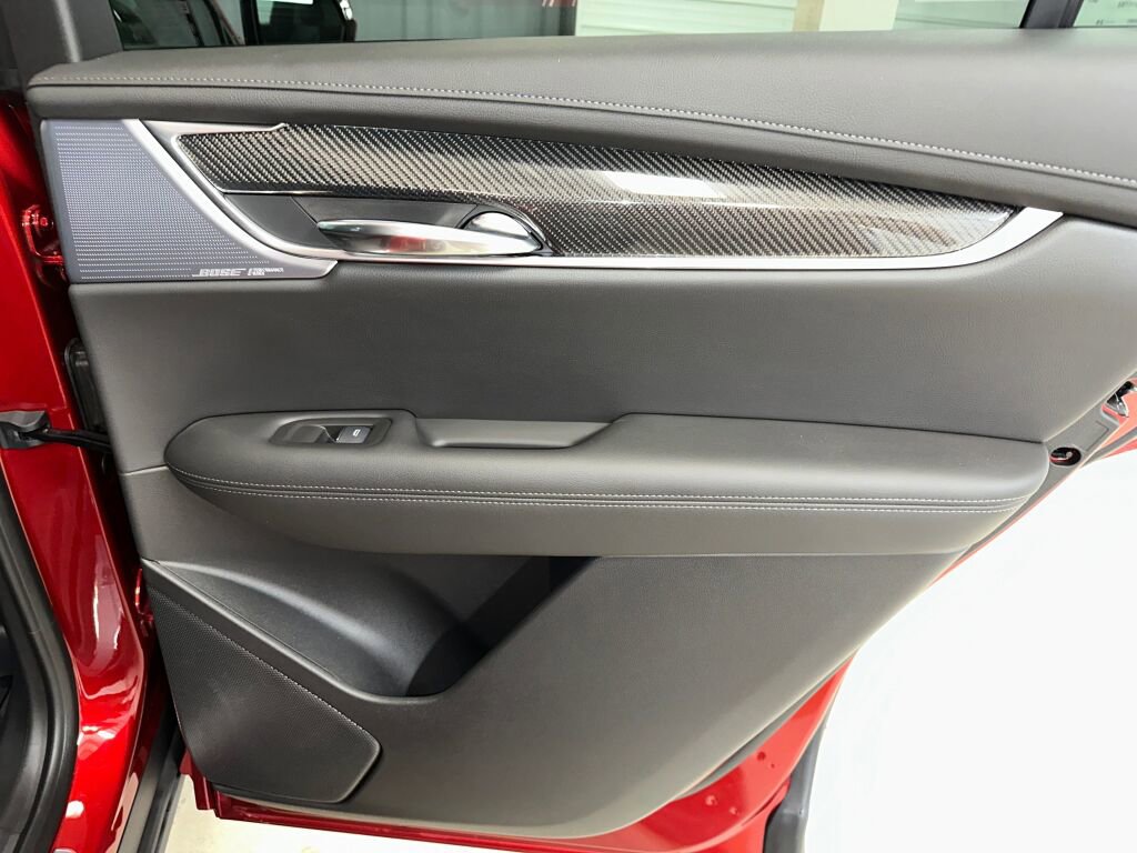 Certified 2025 Cadillac XT6 Sport w/ Technology Package image 36