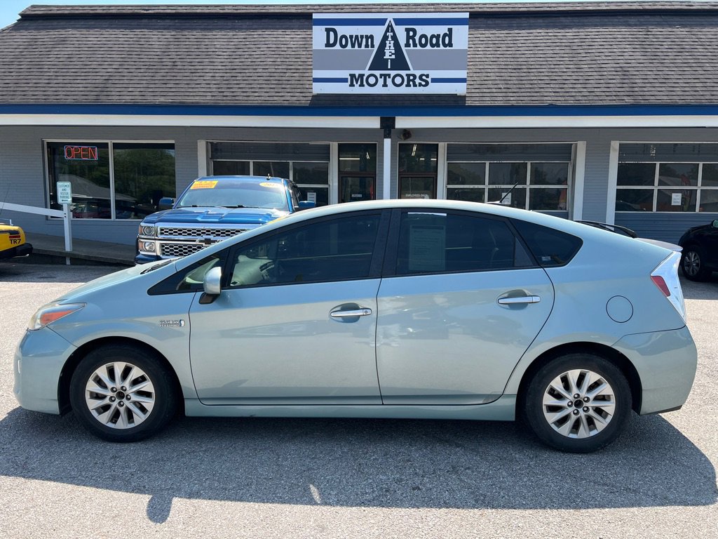 Used 2014 Toyota Prius Plug-In Hybrid image 2