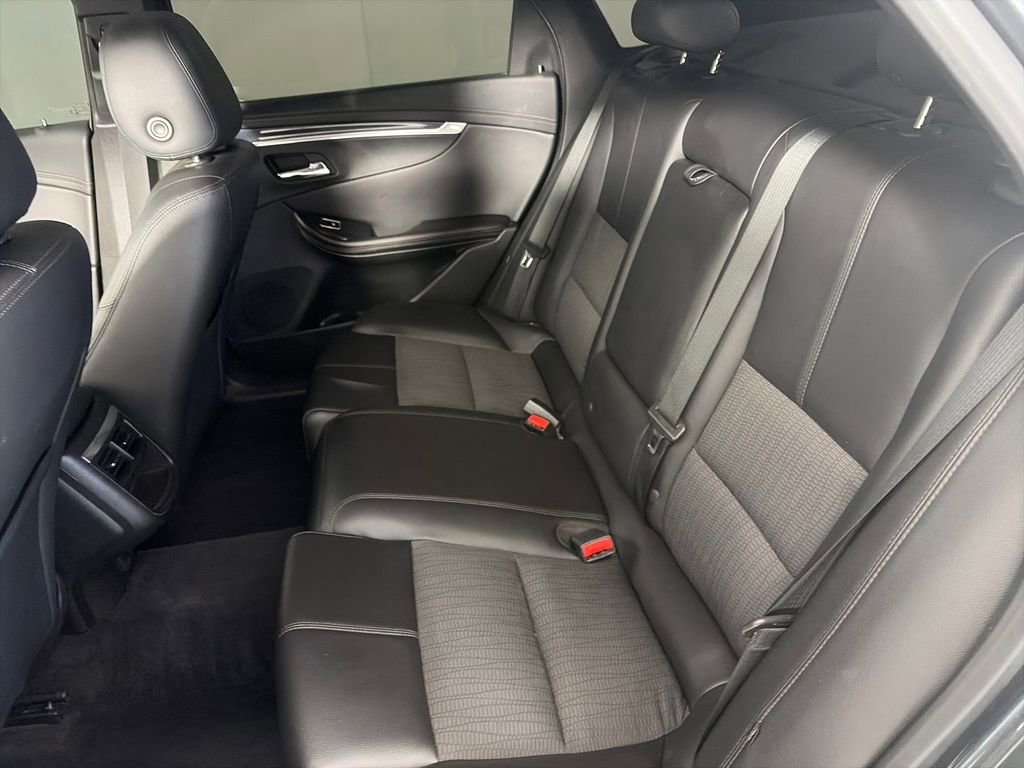 Used 2019 Chevrolet Impala LT FWD image 13