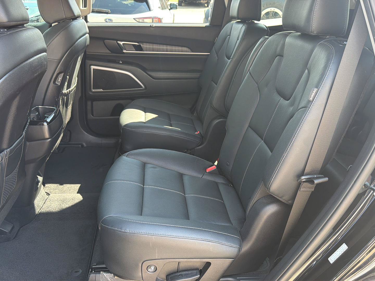 Used 2024 Kia Telluride EX w/ EX Captain's Chair Package FWD image 14