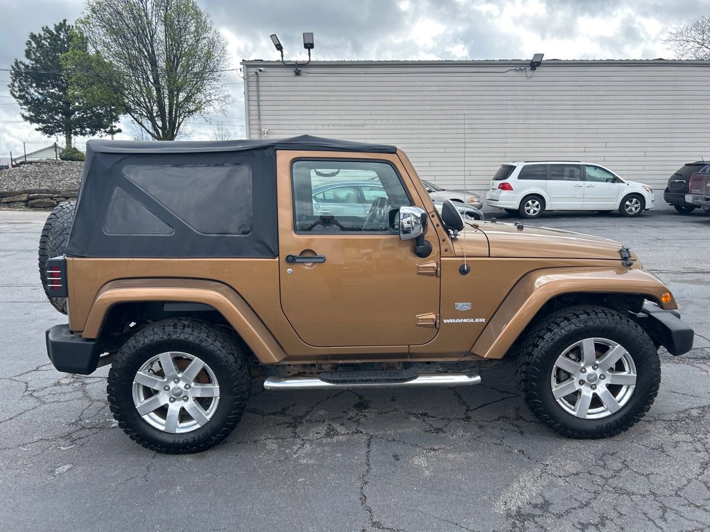 Used 2011 Jeep Wrangler Sahara w/ Dual Top Group AWD/4WD image 5