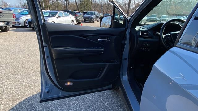 Used 2022 Honda Ridgeline Black Edition image 16
