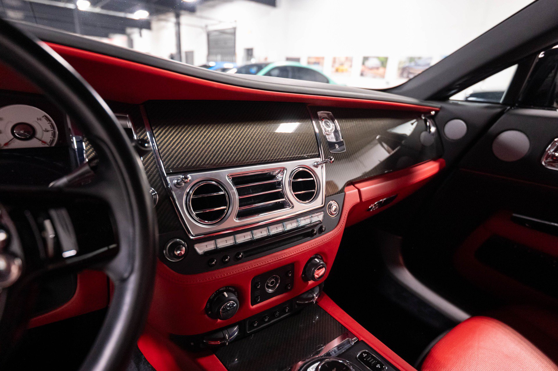Used 2016 Rolls-Royce Wraith RWD image 11