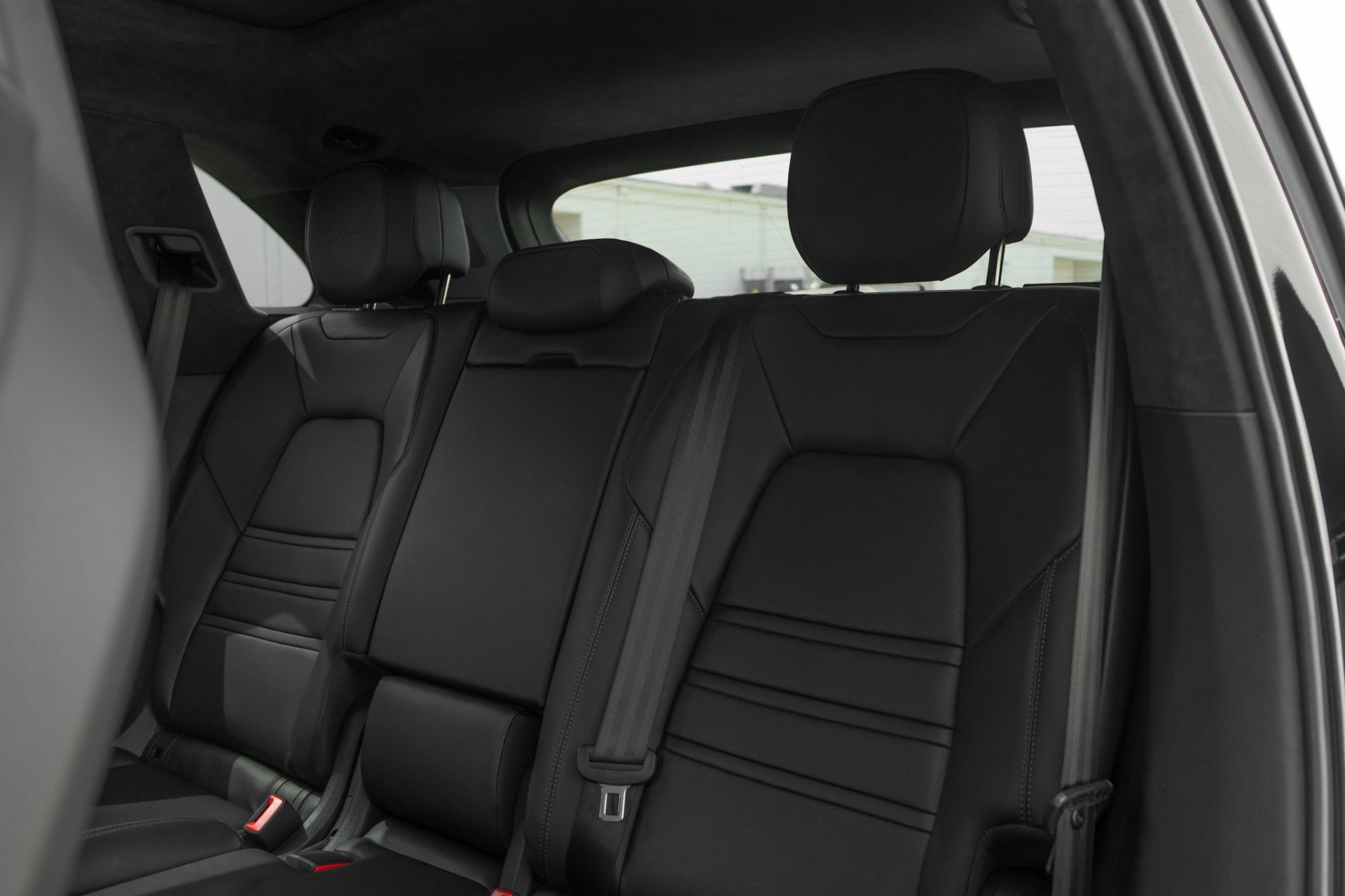 Used 2023 Porsche Cayenne Turbo AWD/4WD image 29