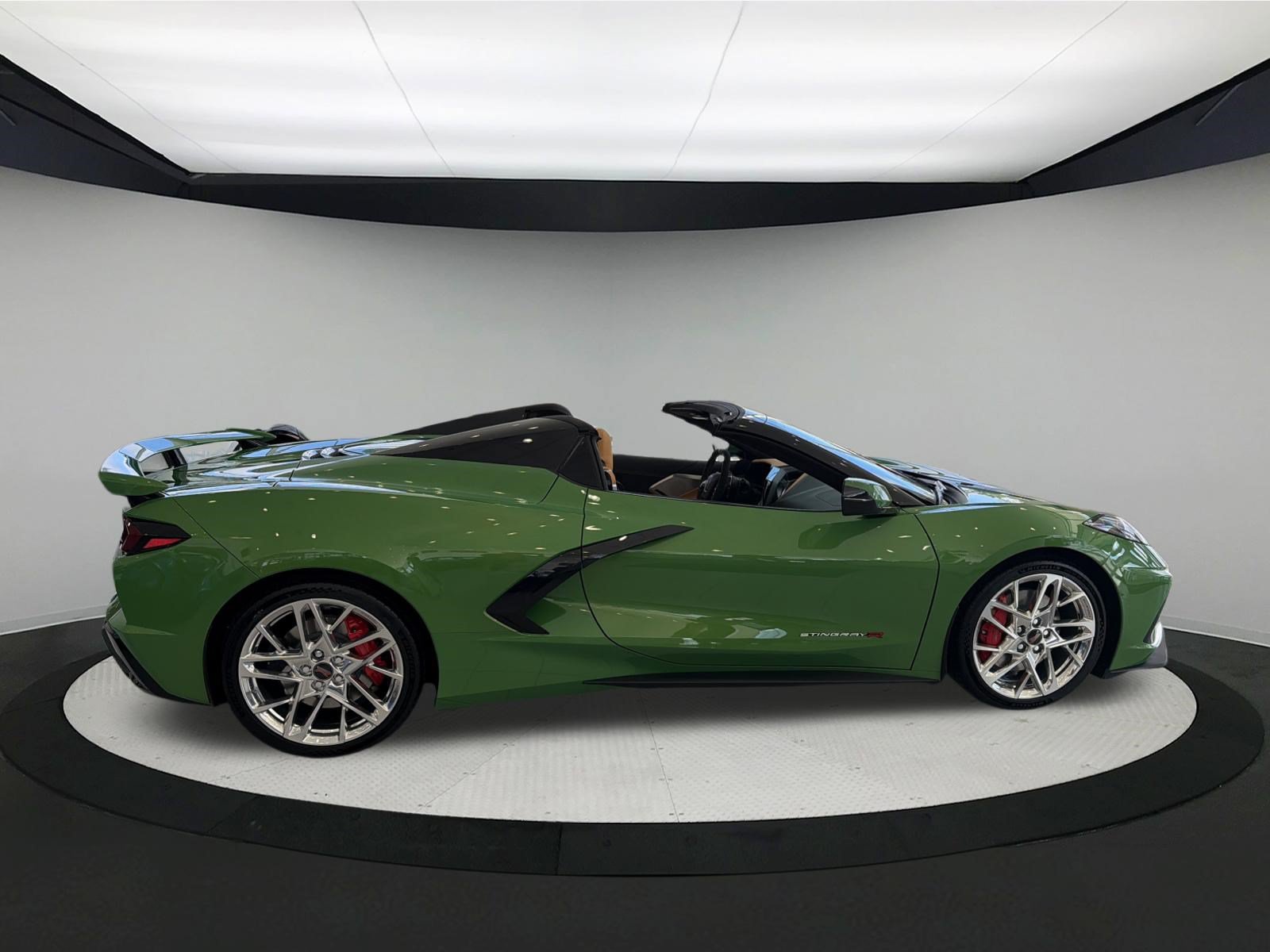 New 2027 Chevrolet Corvette Stingray Convertible w/ Z51 Performance Package RWD image 3