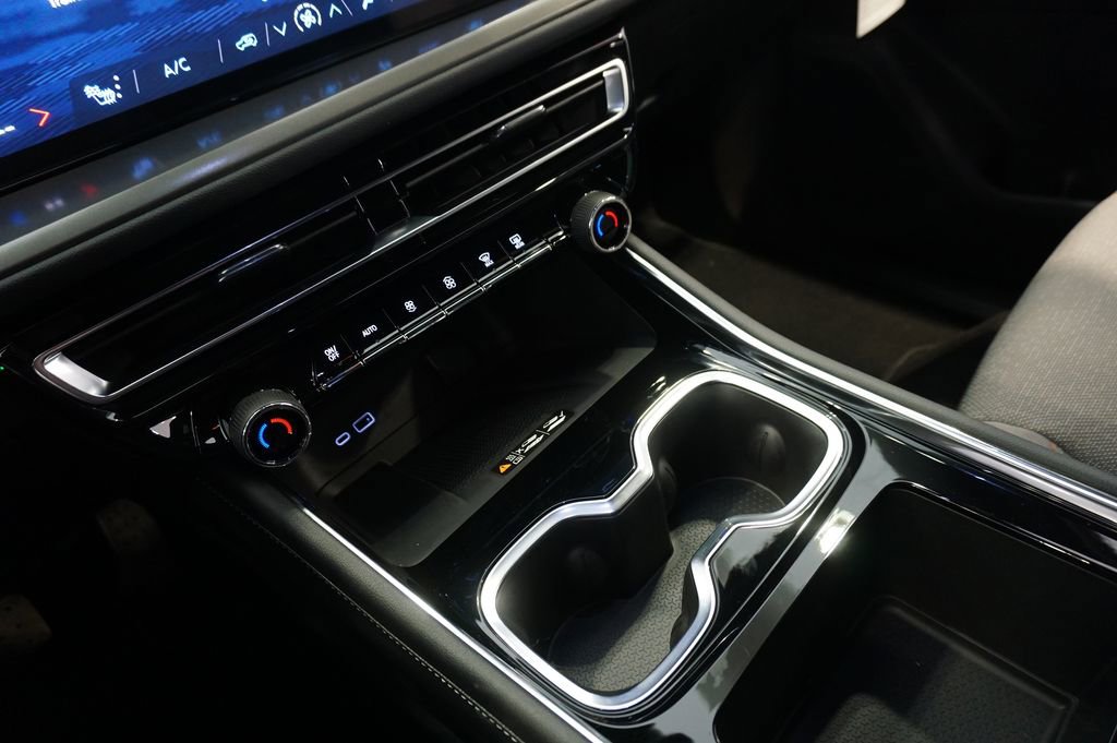 New 2026 Chevrolet Traverse LT image 15