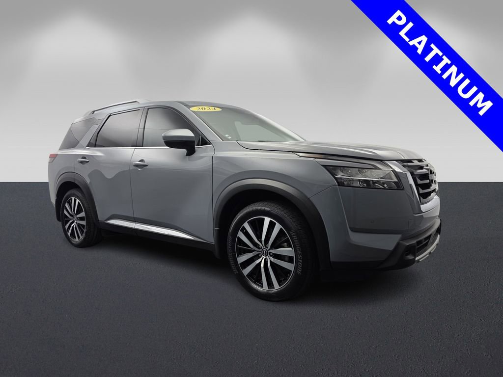 Used 2024 Nissan Pathfinder Platinum image 1