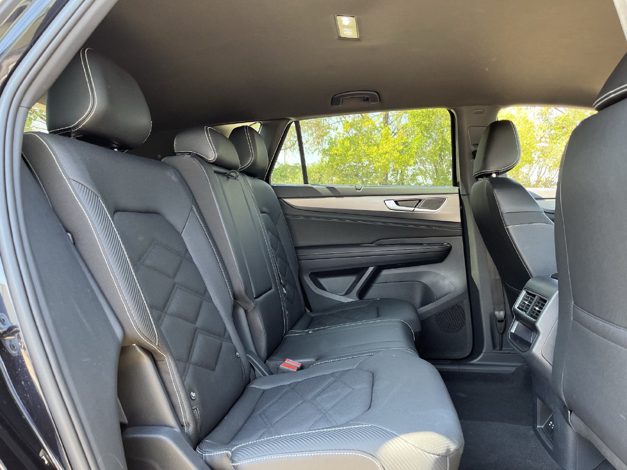 Used 2026 Volkswagen Atlas Cross Sport SE FWD image 26
