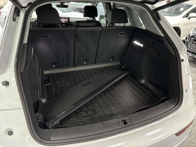 Used 2023 Audi Q5 2.0T Premium Plus w/ Premium Plus Package AWD/4WD image 11