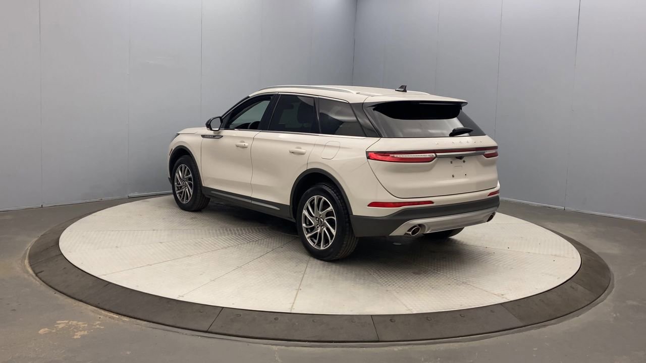 Used 2022 Lincoln Corsair AWD w/ Equipment Group 101A image 3