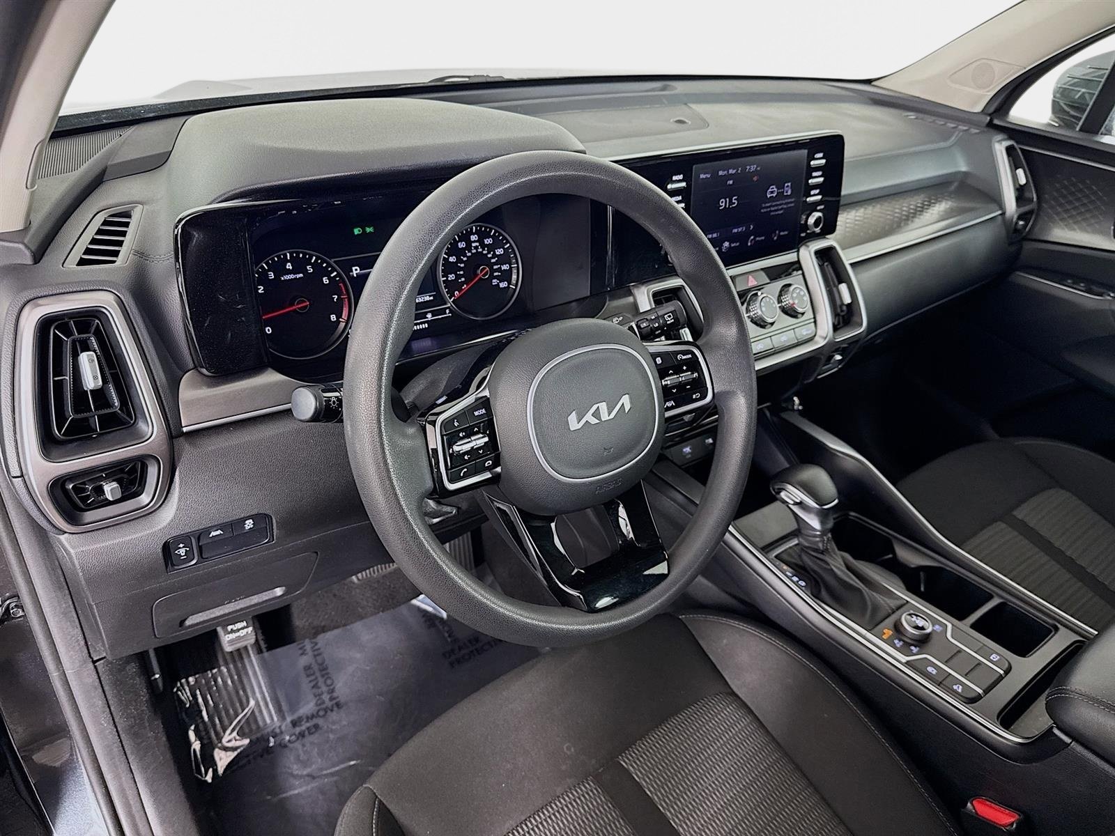 Certified 2022 Kia Sorento LX image 9
