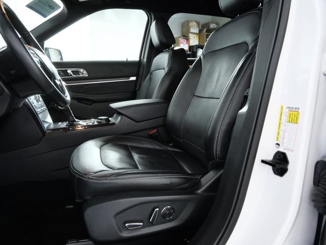 Certified 2018 Ford Explorer Limited w/ Equipment Group 301A AWD/4WD image 16
