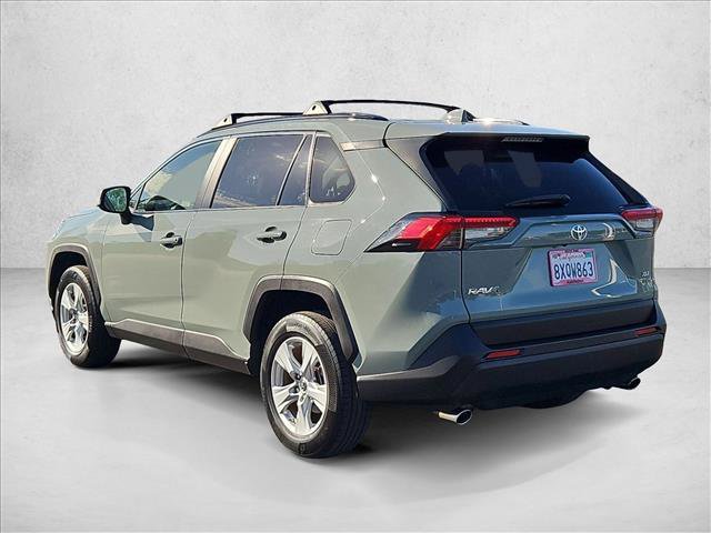 Used 2019 Toyota RAV4 XLE w/ Convenience Package FWD image 8