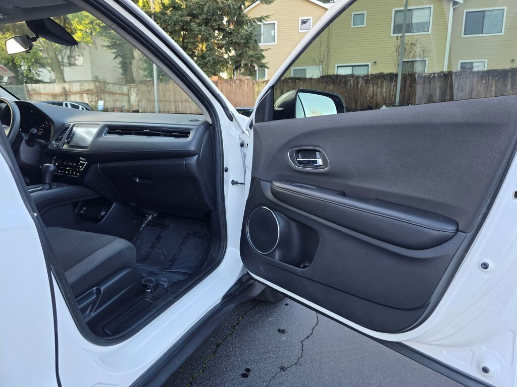 Used 2019 Honda HR-V EX image 11