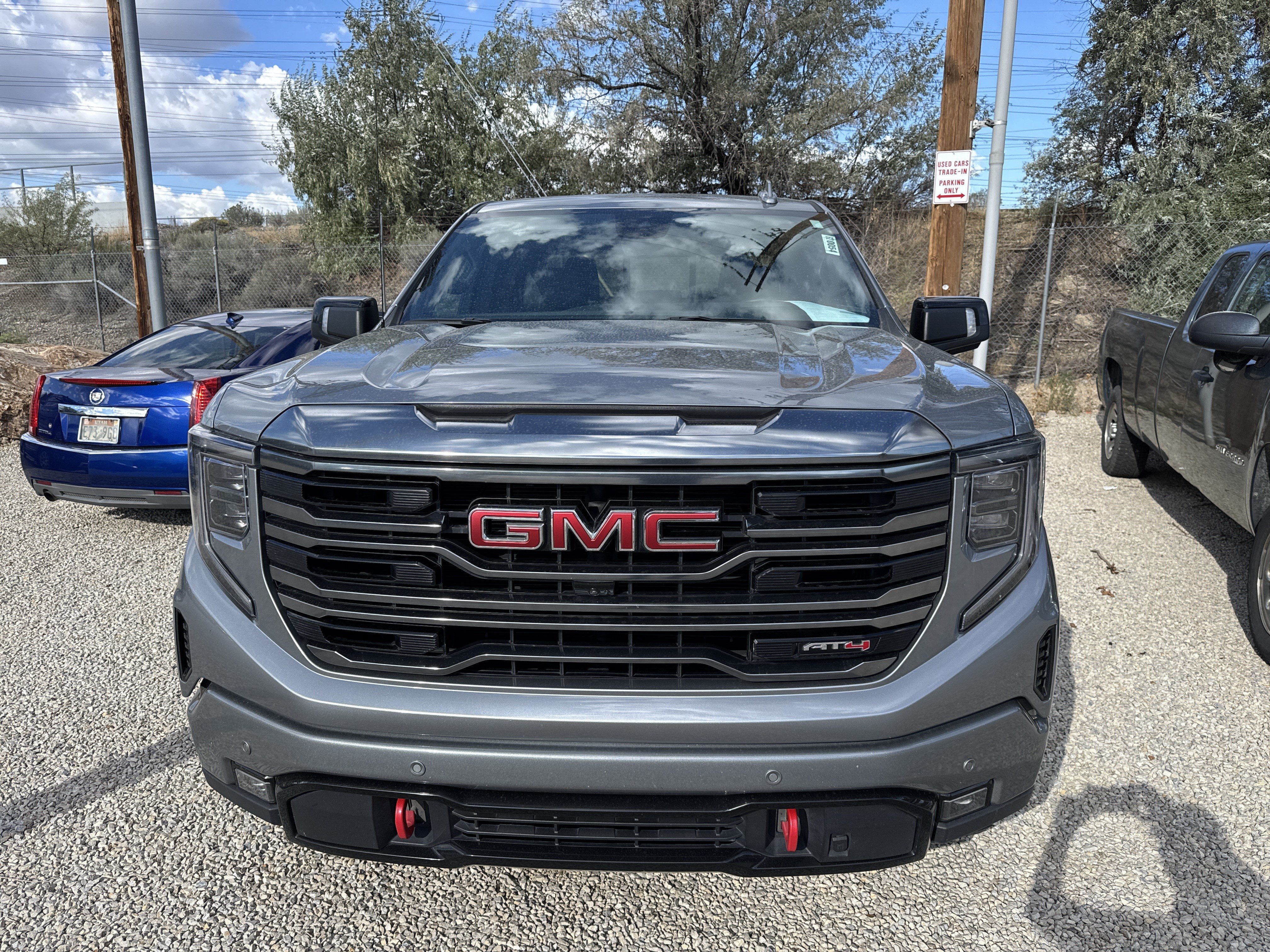 Used 2024 GMC Sierra 1500 AT4 w/ Technology Package AWD/4WD image 4