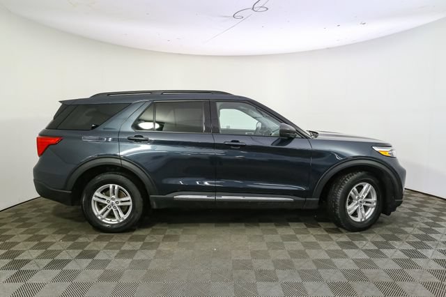 Used 2023 Ford Explorer XLT w/ Equipment Group 202A AWD/4WD image 14