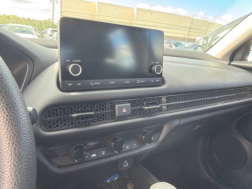 Used 2024 Honda HR-V LX image 9