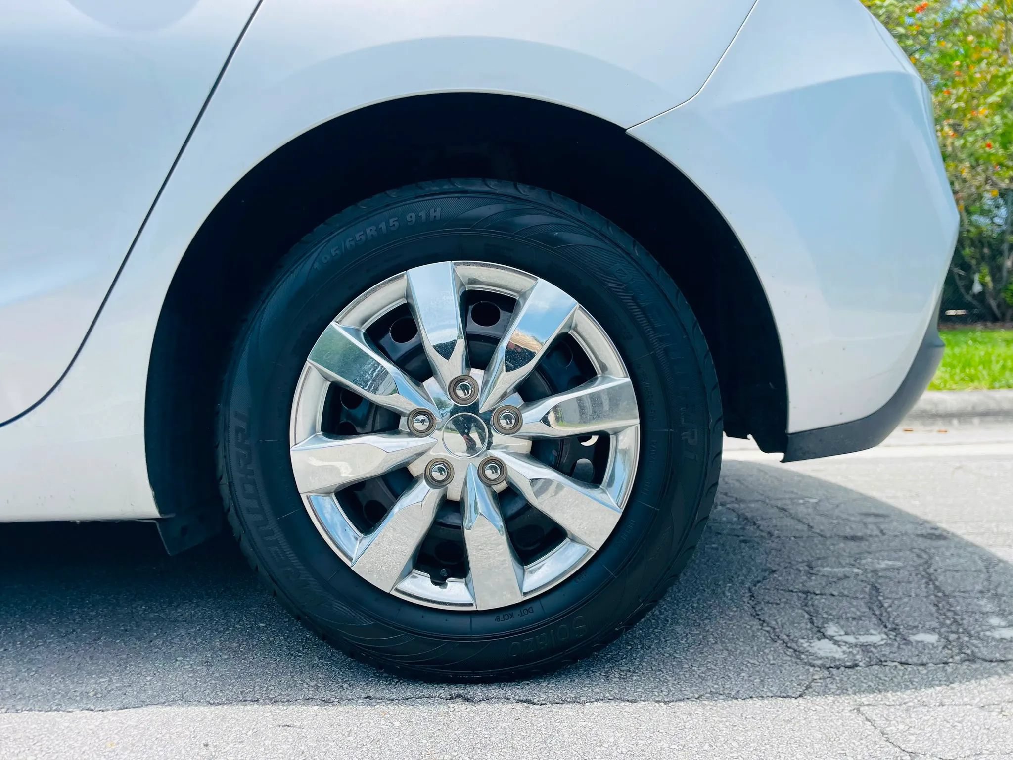 Used 2019 Chevrolet Cruze LS FWD image 15