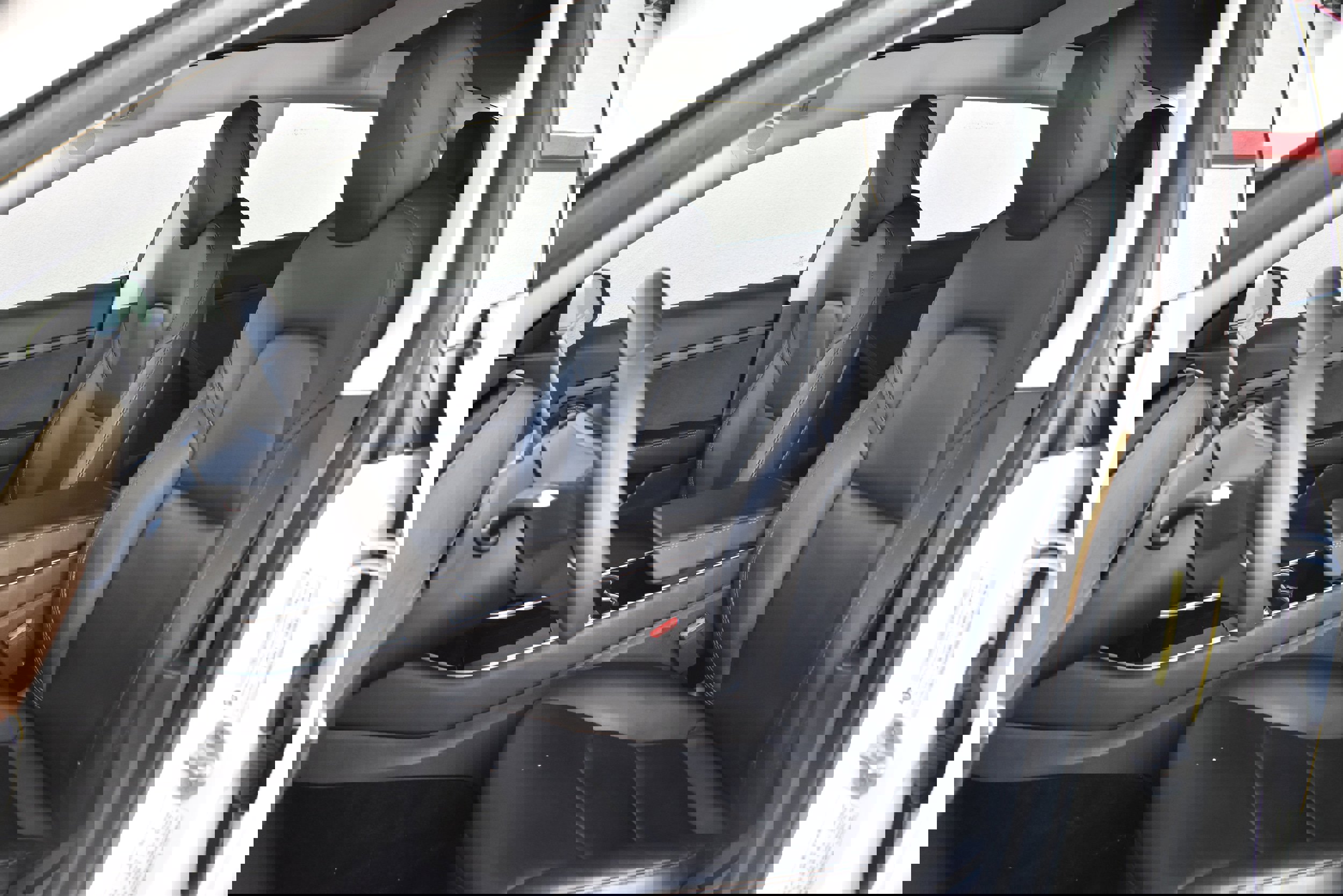 Used 2023 Tesla Model 3 Standard Range image 19