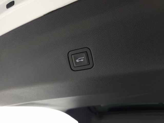 Certified 2025 Cadillac Escalade Sport Platinum image 8